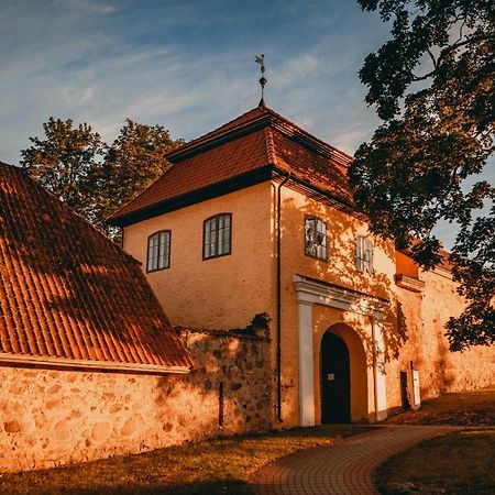 Slokenbekas Muiza Hotel Milzkalne Exterior foto